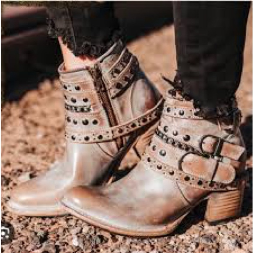 Freebird ankle boots Sandra size 9